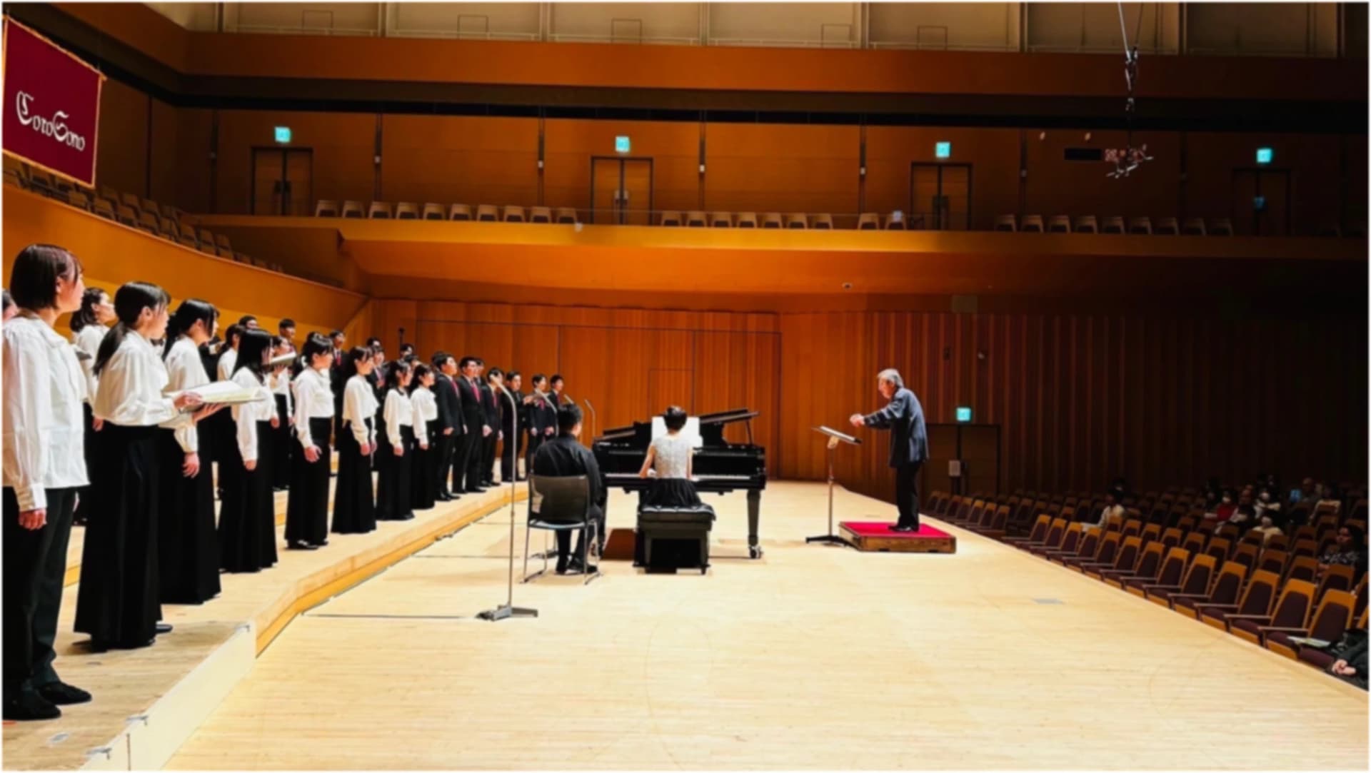 コーロ・ソーノ合唱団の演奏風景